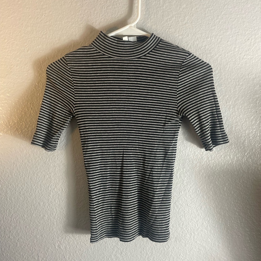 H&M Black and White Striped top